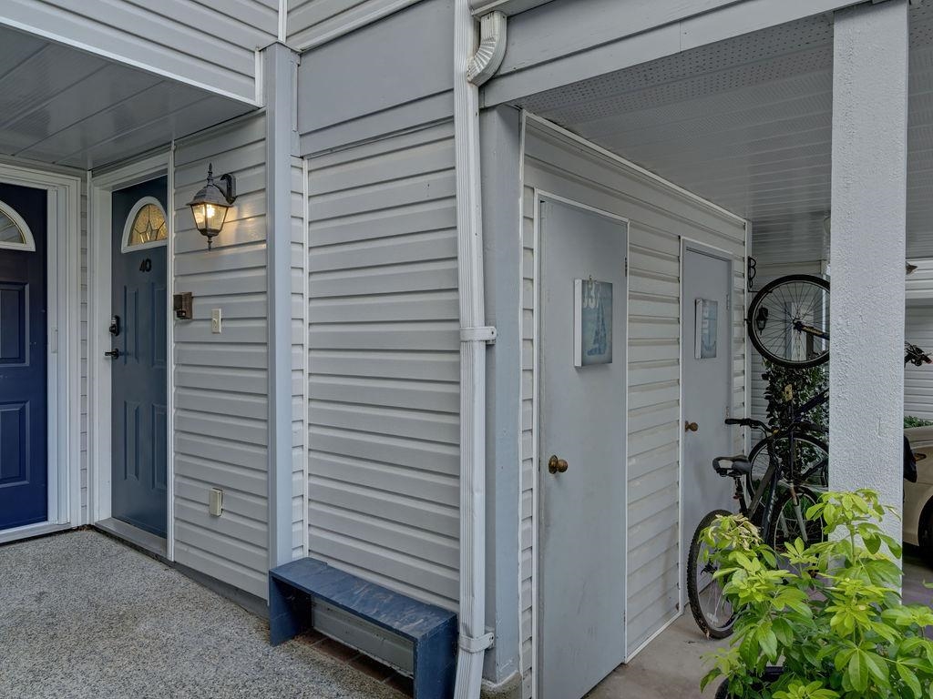 Living Room Photo of 40 696 Trueman Road, Gibsons, BC