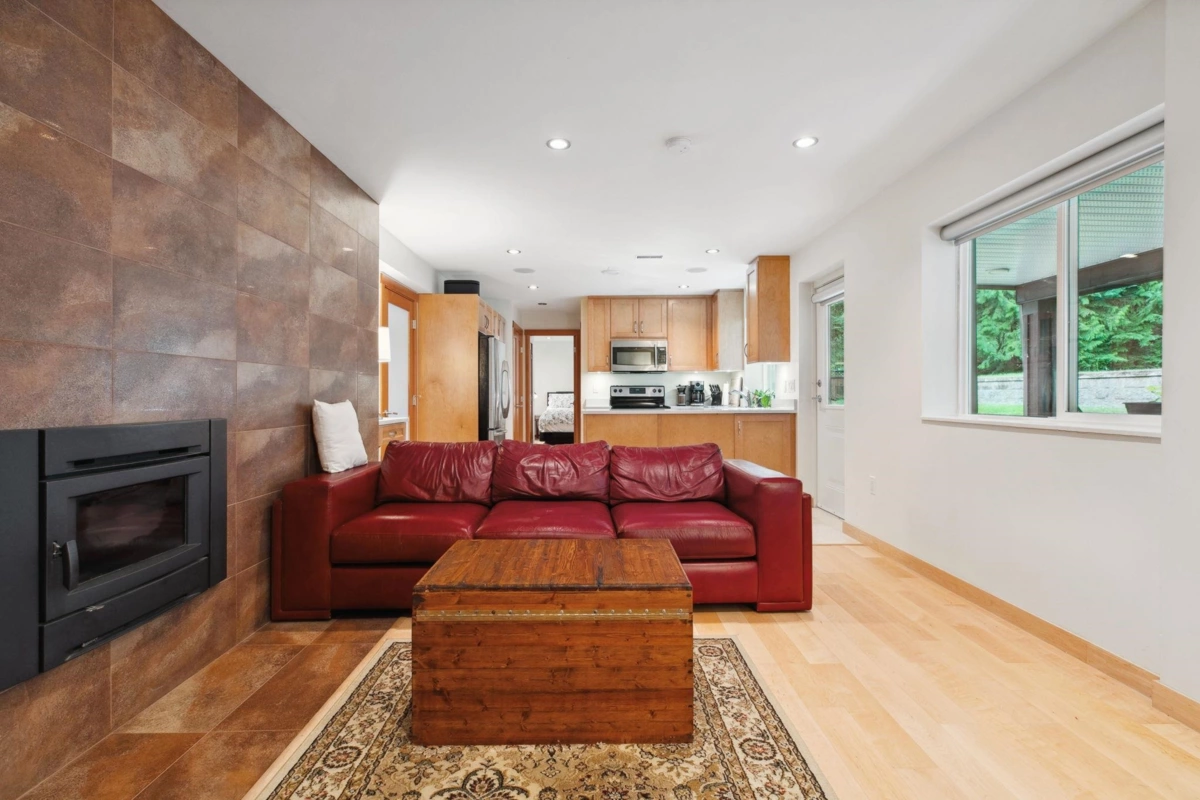 Basement Recreation Room Photo of 3580 Main Avenue, Belcarra, BC