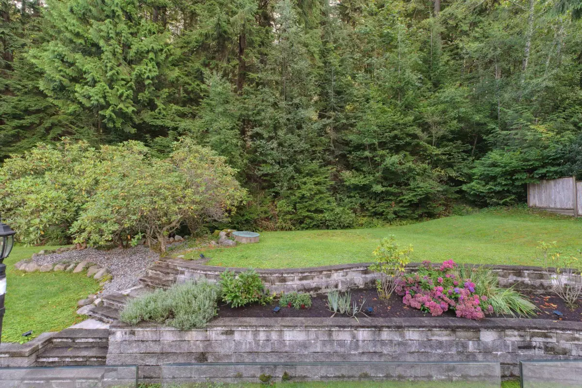 Entry Foyer Photo of 3580 Main Avenue, Belcarra, BC