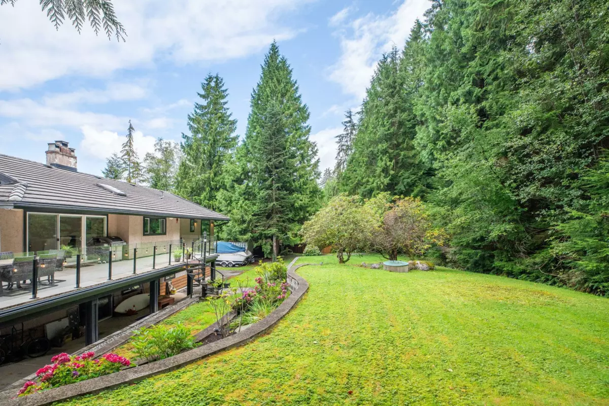 Hallway Photo of 3580 Main Avenue, Belcarra, BC