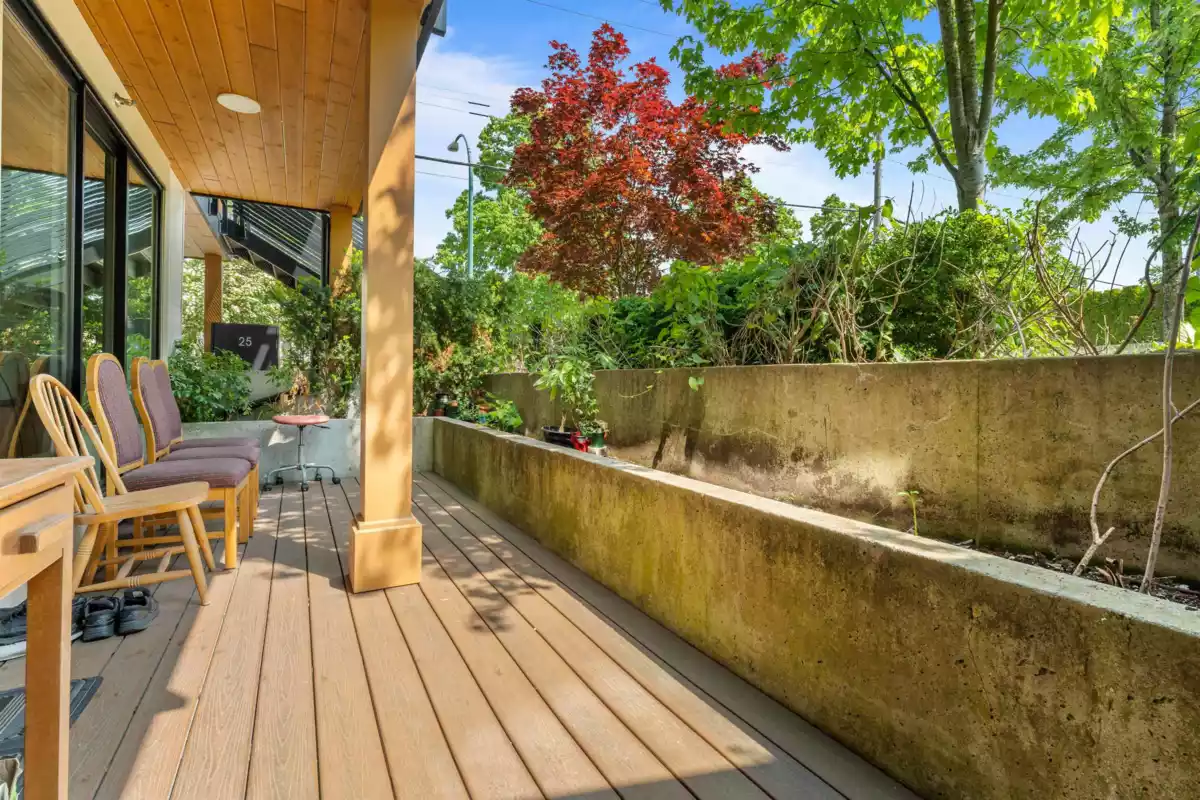 Kitchen Island Photo of 2388 E 34th Avenue, Vancouver, BC