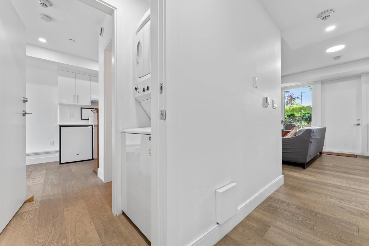 Powder Room Photo of 2388 E 34th Avenue, Vancouver, BC