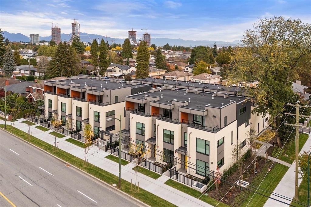 Exterior Front Photo of 3 6768 Oak Street, Vancouver, BC