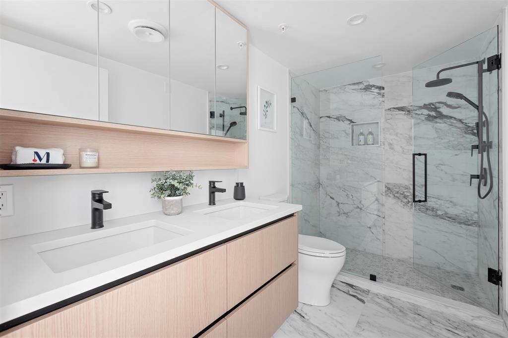 Living Room Photo of 3 6768 Oak Street, Vancouver, BC