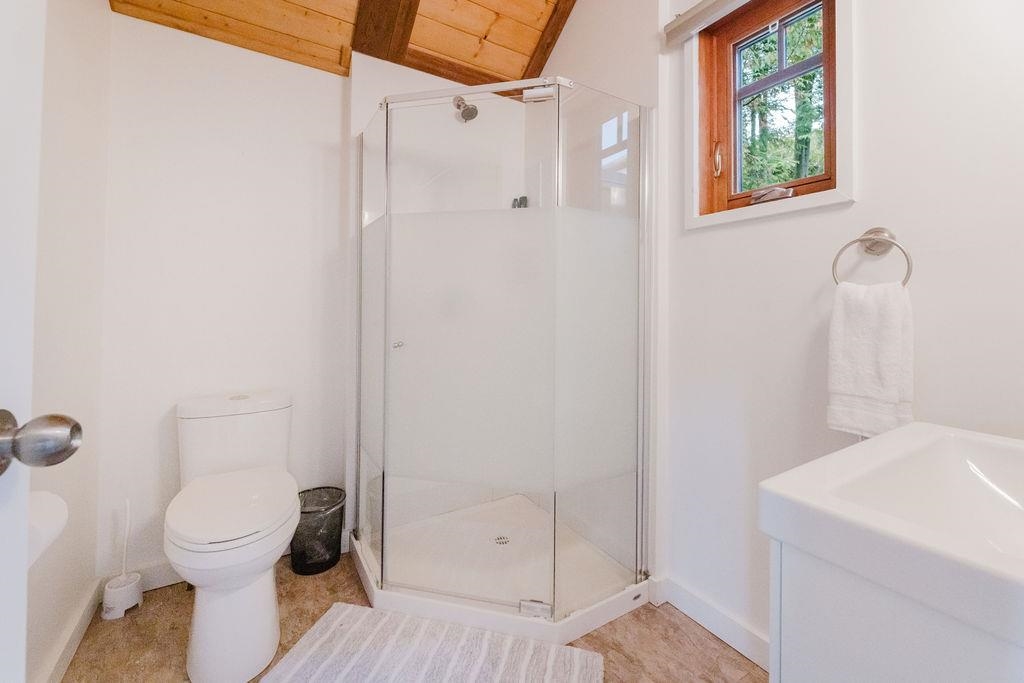 Basement Recreation Room Photo of 5895 Skookumchuk Road, Sechelt, BC