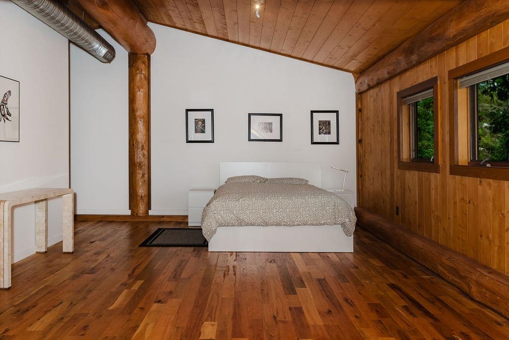 Entry Foyer Photo of 5895 Skookumchuk Road, Sechelt, BC