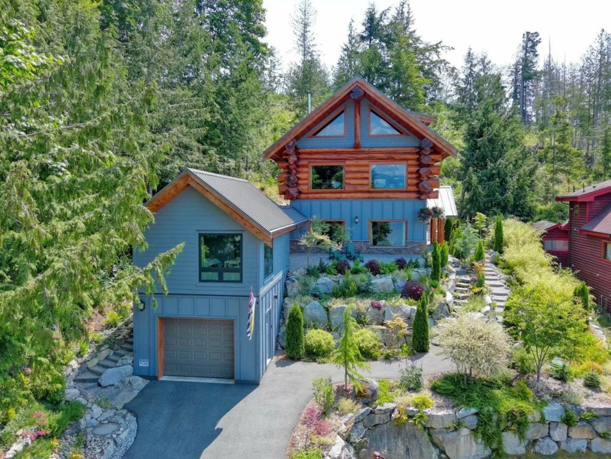 Exterior Front Photo of 5895 Skookumchuk Road, Sechelt, BC
