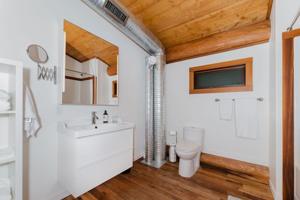 Hallway Photo of 5895 Skookumchuk Road, Sechelt, BC