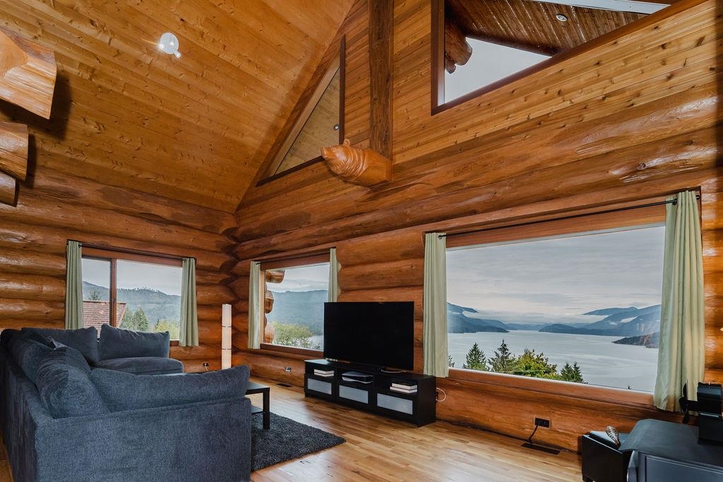 Walk-In Closet Photo of 5895 Skookumchuk Road, Sechelt, BC