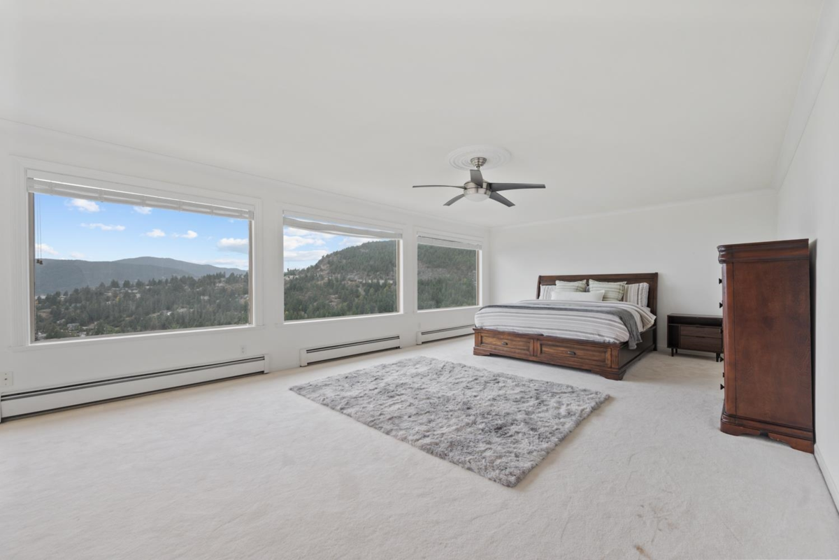 Hot Tub / Spa Photo of 5532 Westhaven Road, West Vancouver, BC