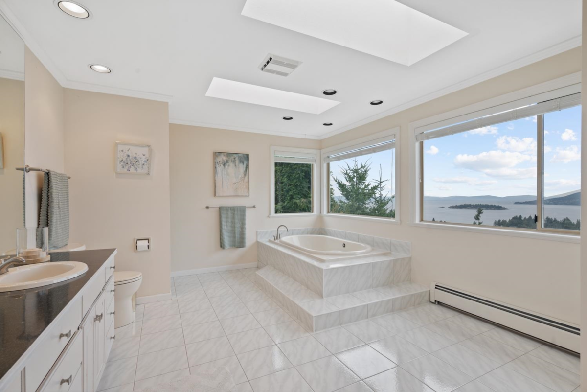 Neighborhood Park Photo Near 5532 Westhaven Road, West Vancouver, BC