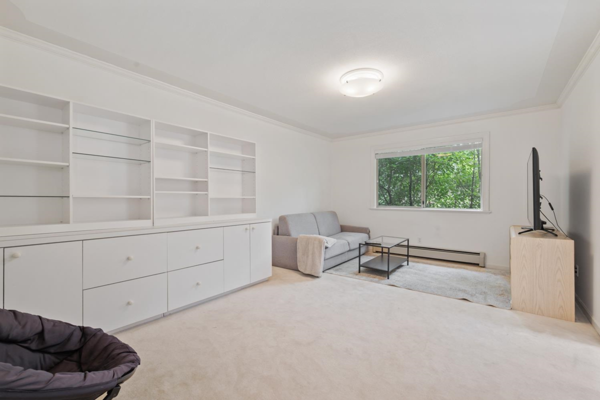 Swimming Pool Photo of 5532 Westhaven Road, West Vancouver, BC