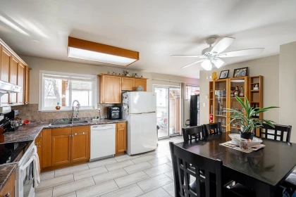 Kitchen Island Photo of 17952 Shannon Place, Surrey, BC