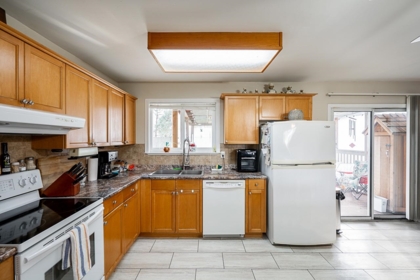 Pantry Photo of 17952 Shannon Place, Surrey, BC