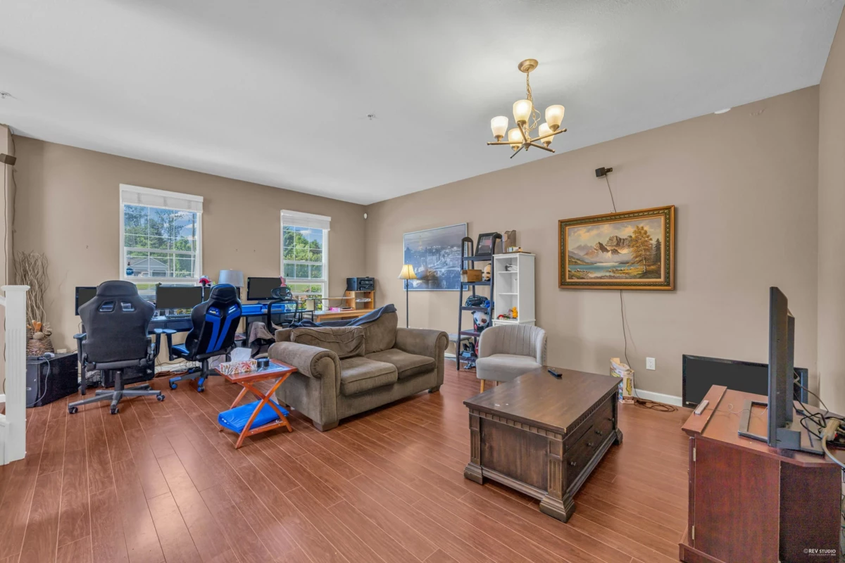 Kitchen Island Photo of 6942 208 Street, Langley, BC