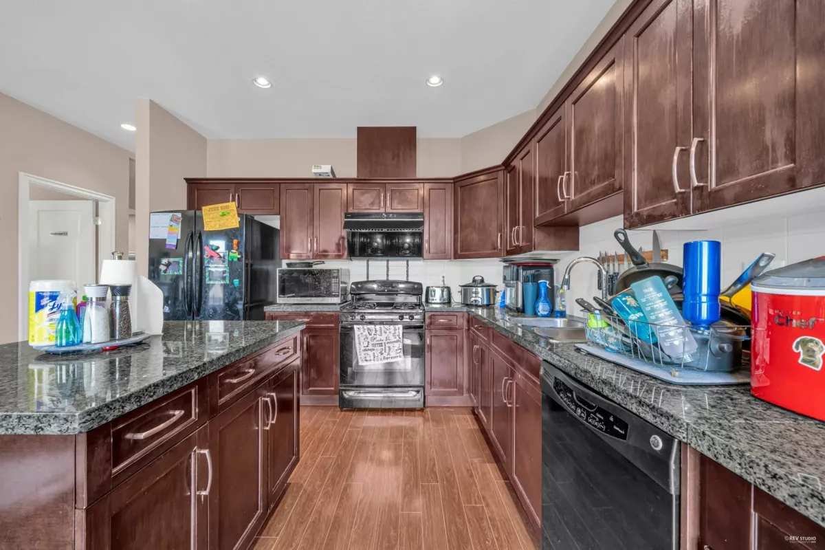 Living Room Photo of 6942 208 Street, Langley, BC