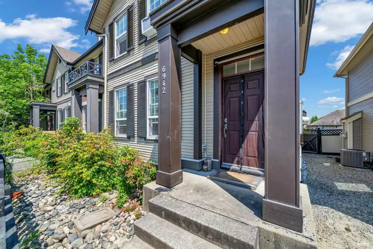 Outdoor Deck Photo of 6942 208 Street, Langley, BC