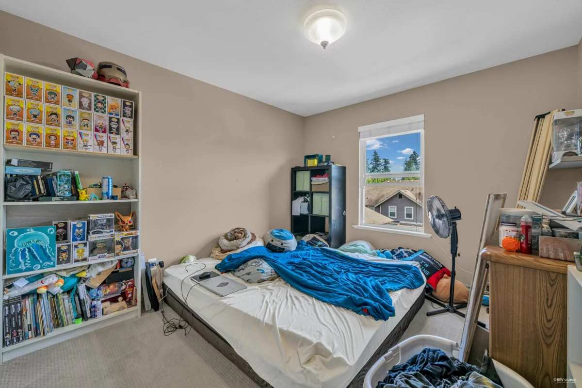 Powder Room Photo of 6942 208 Street, Langley, BC