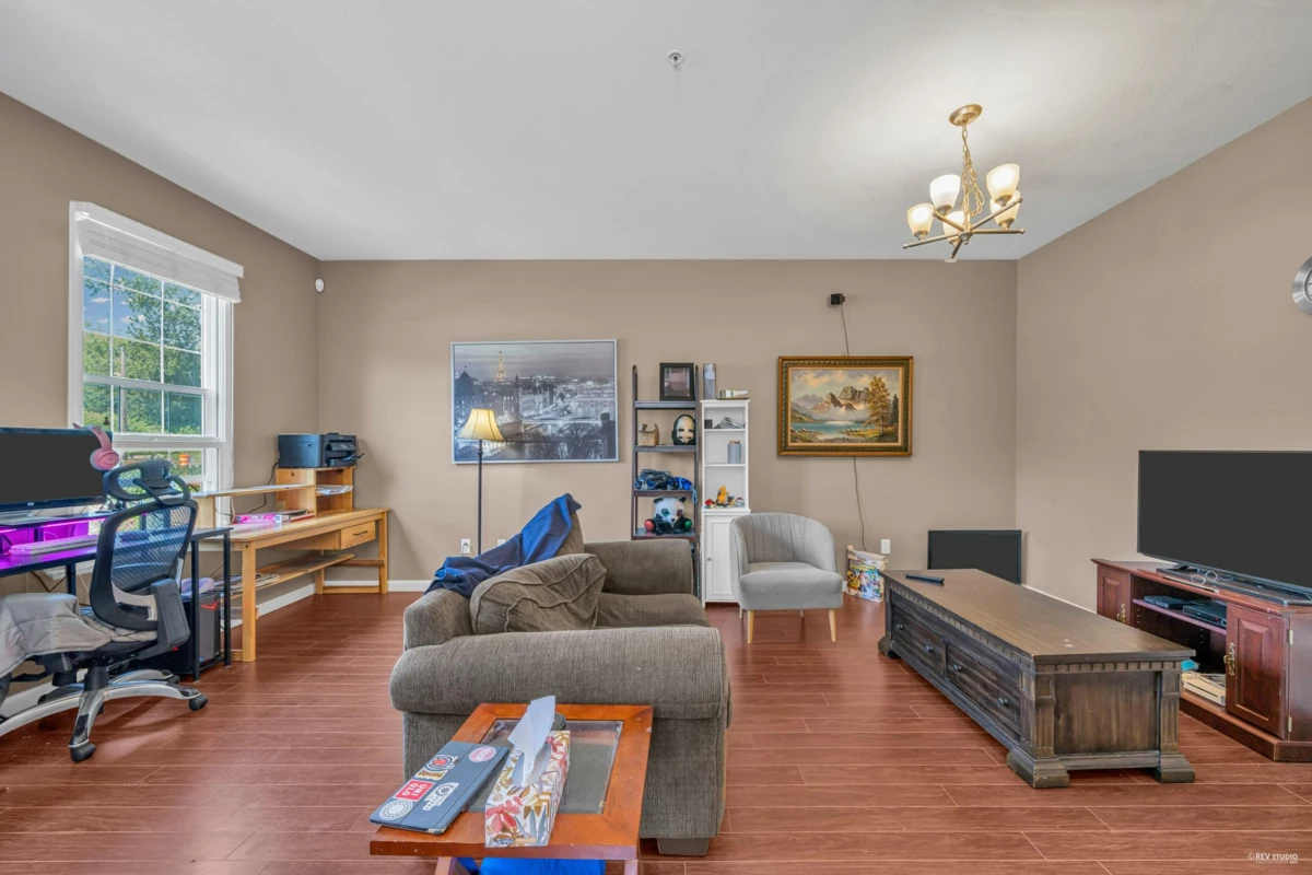 Primary Bathroom Photo of 6942 208 Street, Langley, BC