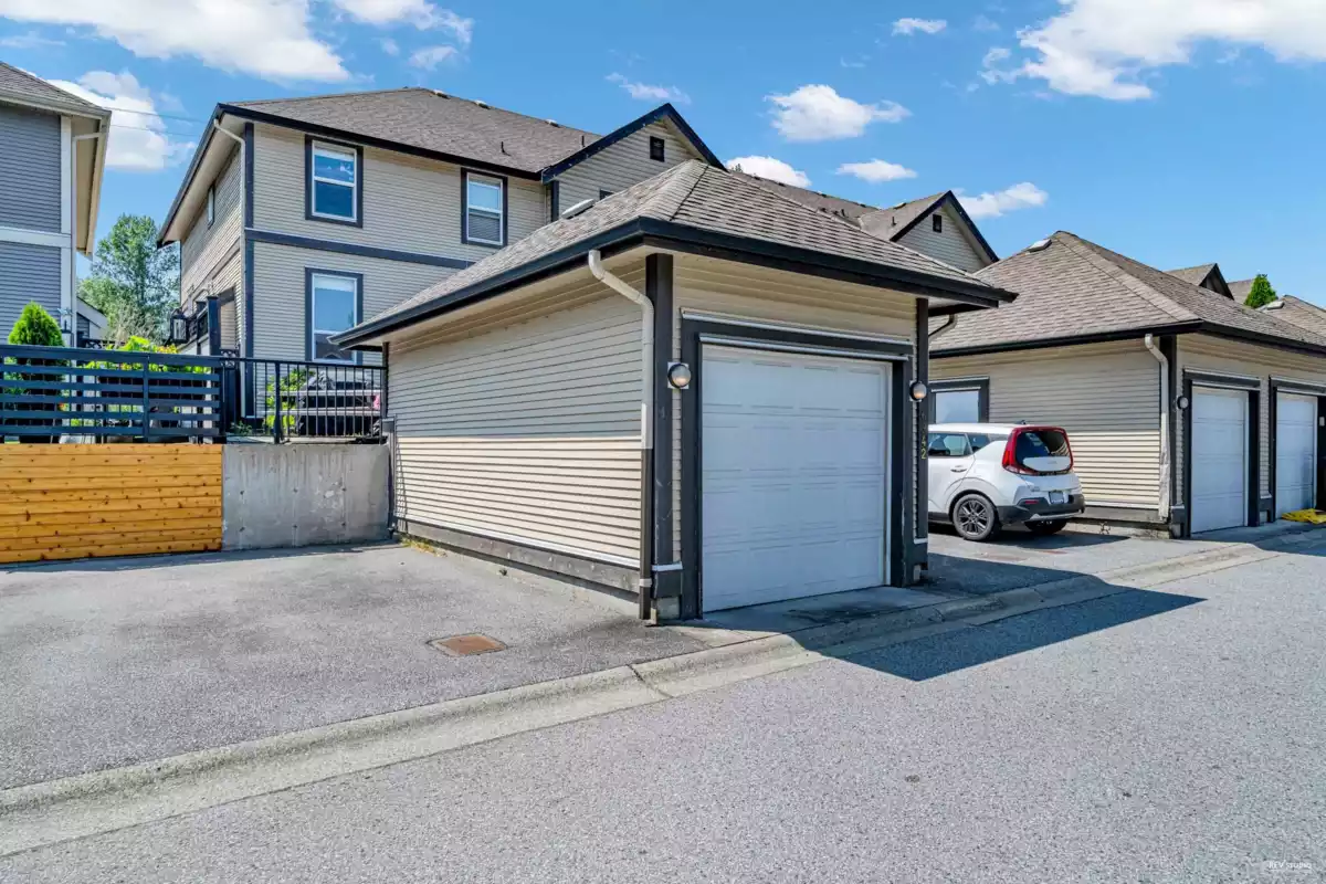 Swimming Pool Photo of 6942 208 Street, Langley, BC