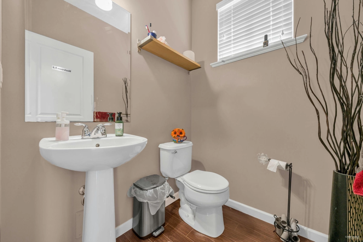 Walk-In Closet Photo of 6942 208 Street, Langley, BC