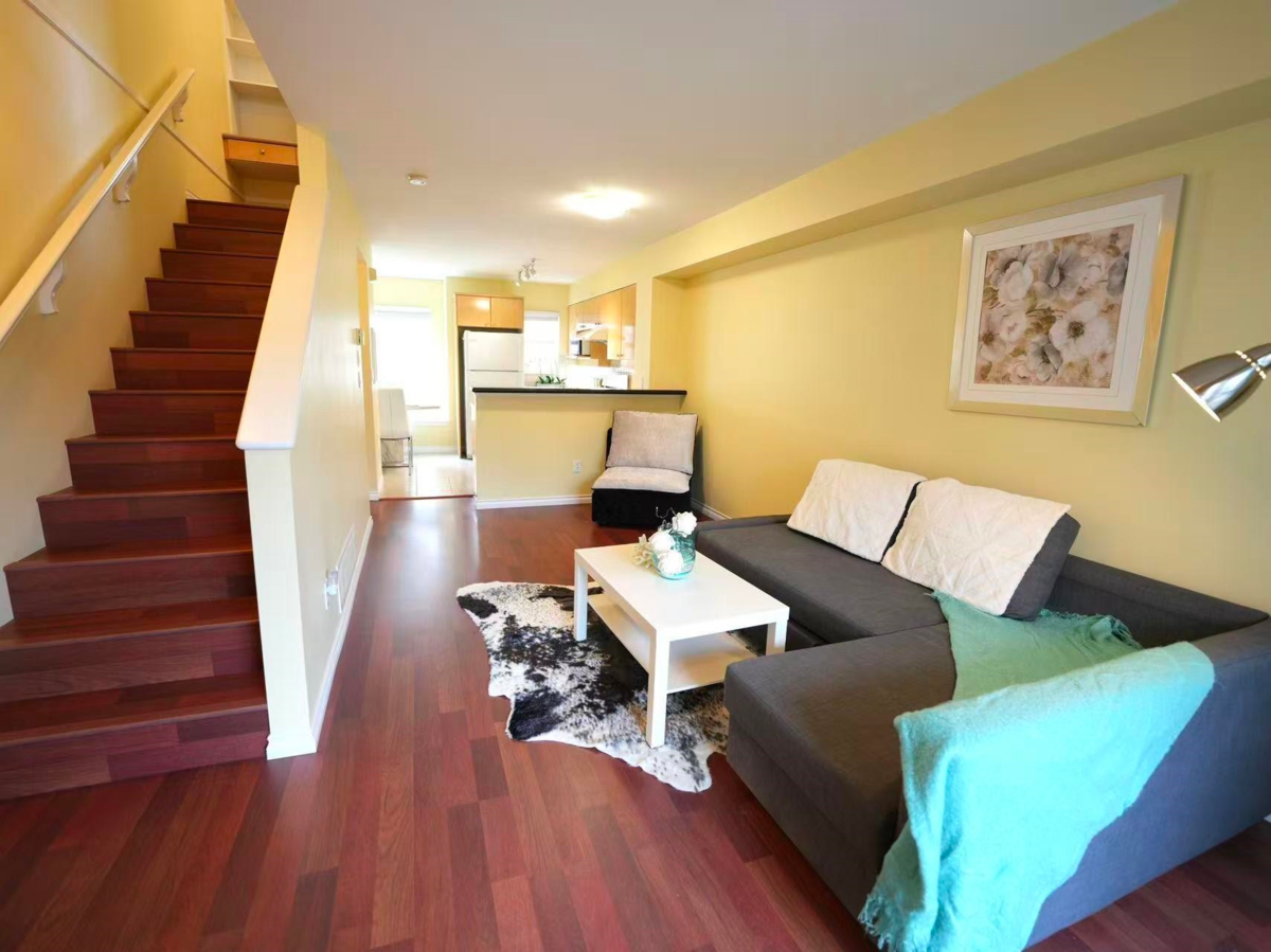 Kitchen Island Photo of 2 7100 Lynnwood Drive, Richmond, BC