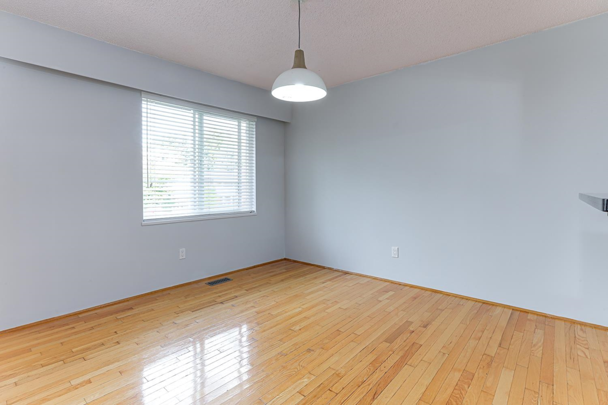 Breakfast Nook Photo of 13134 98a Avenue, Surrey, BC