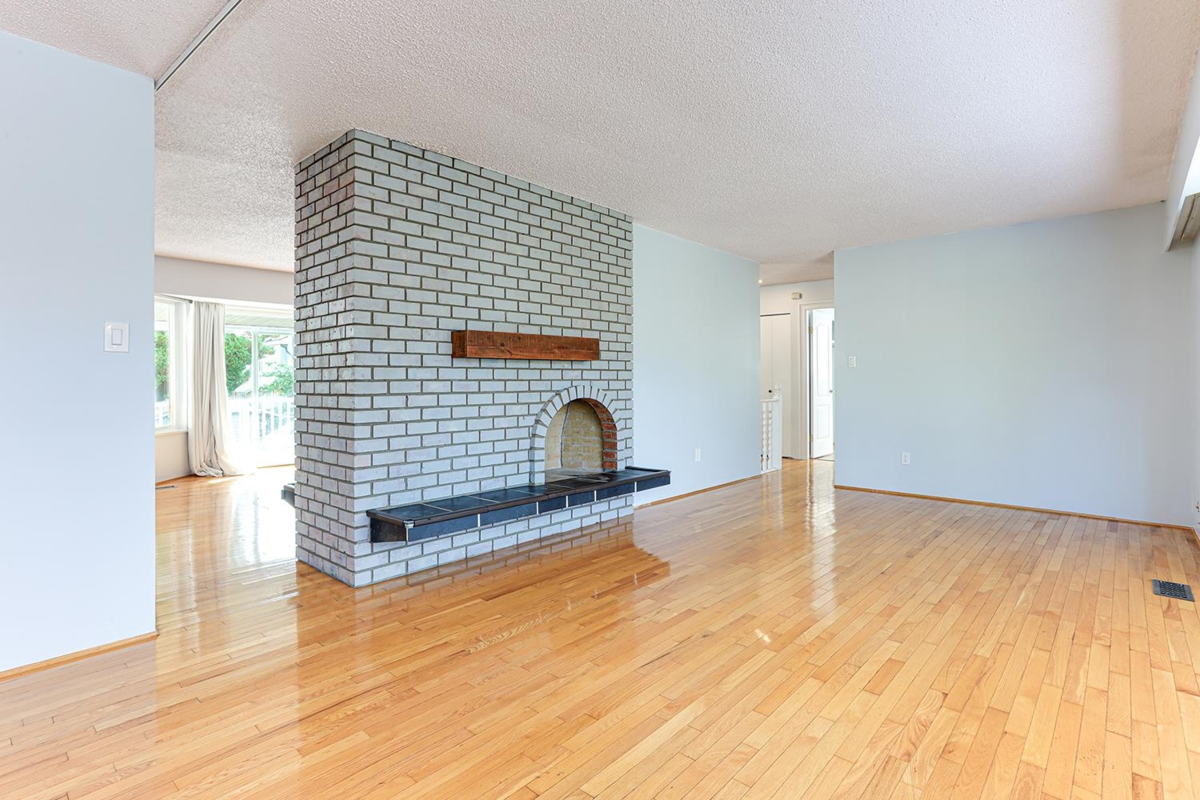 Dining Area Photo of 13134 98a Avenue, Surrey, BC