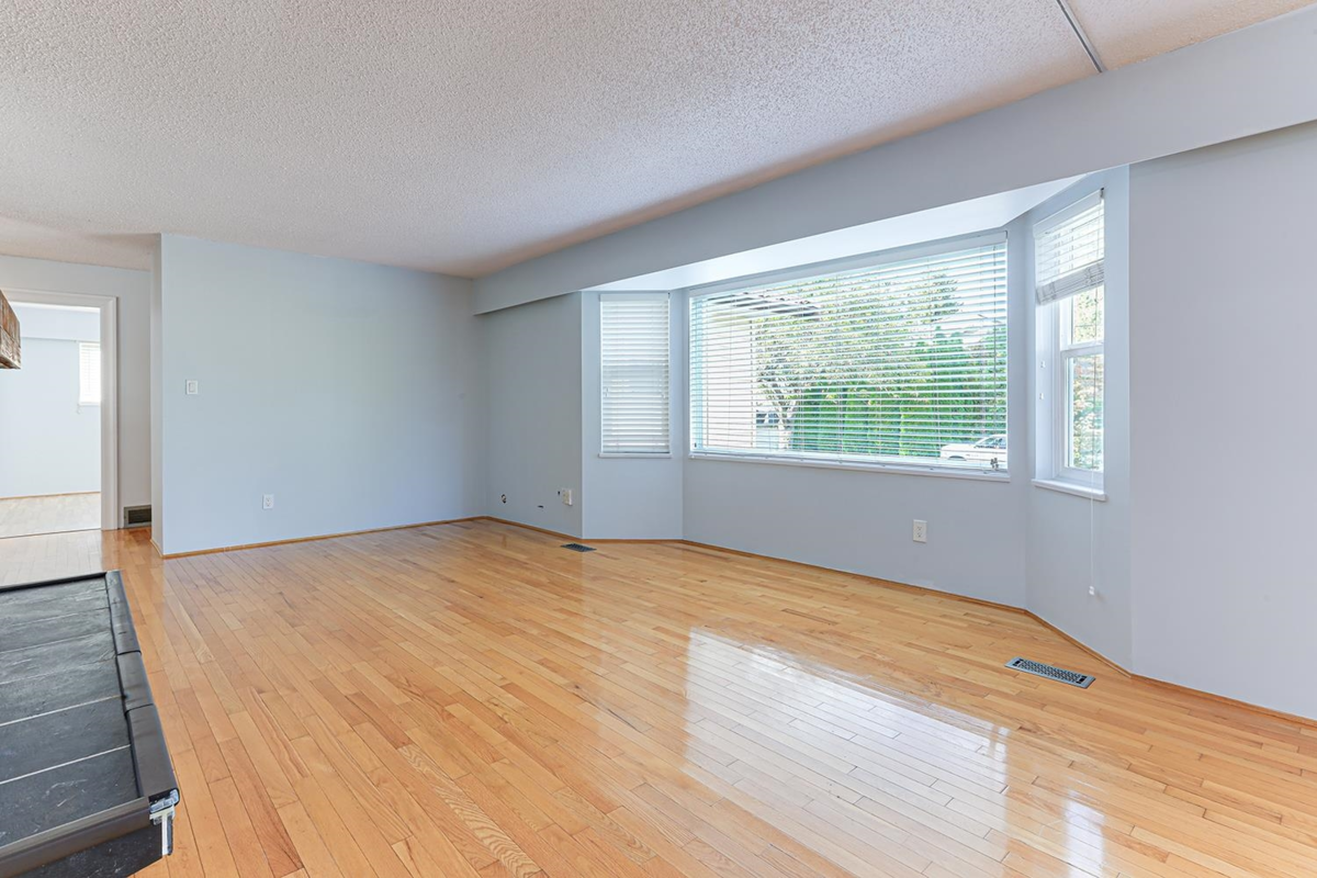 Family Room Photo of 13134 98a Avenue, Surrey, BC
