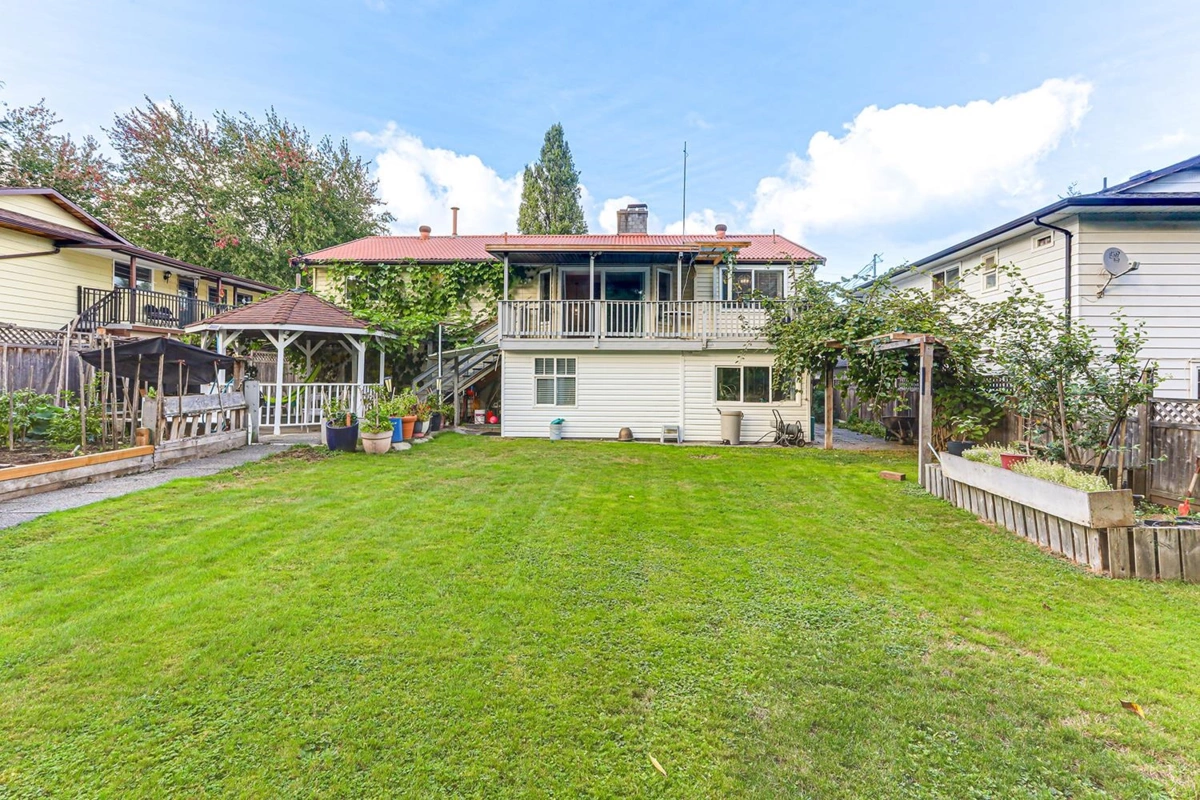 Fitness Center Photo Near 13134 98a Avenue, Surrey, BC