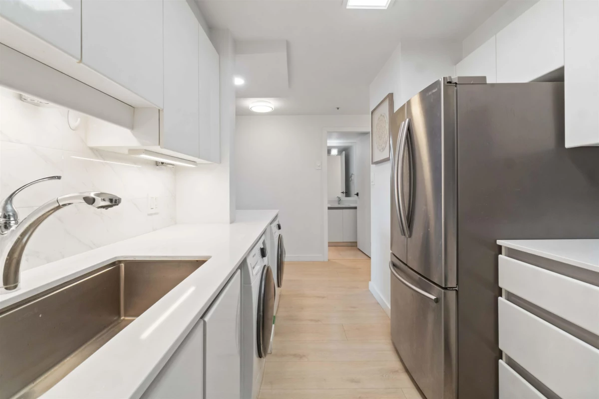 Kitchen Island Photo of 1303 930 Cambie Street, Vancouver, BC