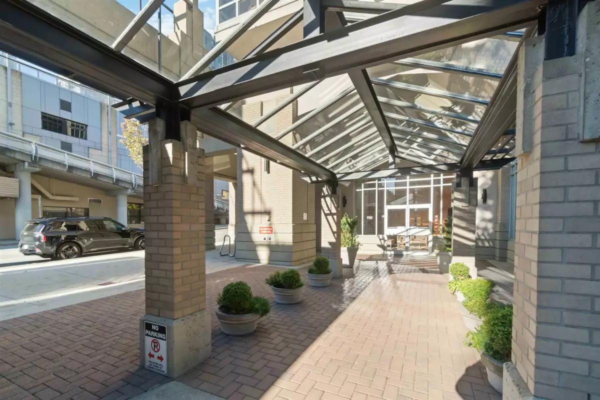 Mudroom Photo of 1303 930 Cambie Street, Vancouver, BC