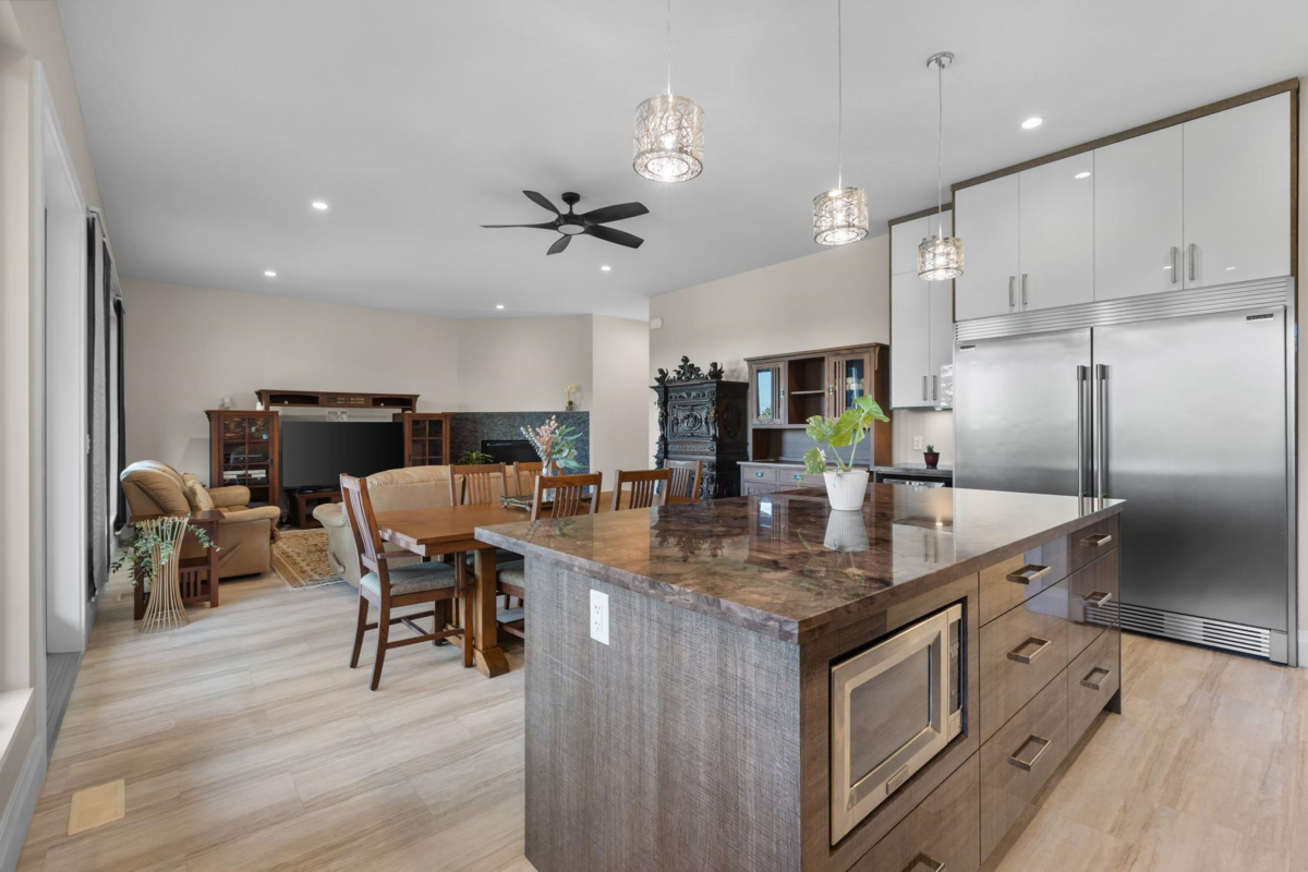Entry Foyer Photo of 205 210 Street, Langley, BC