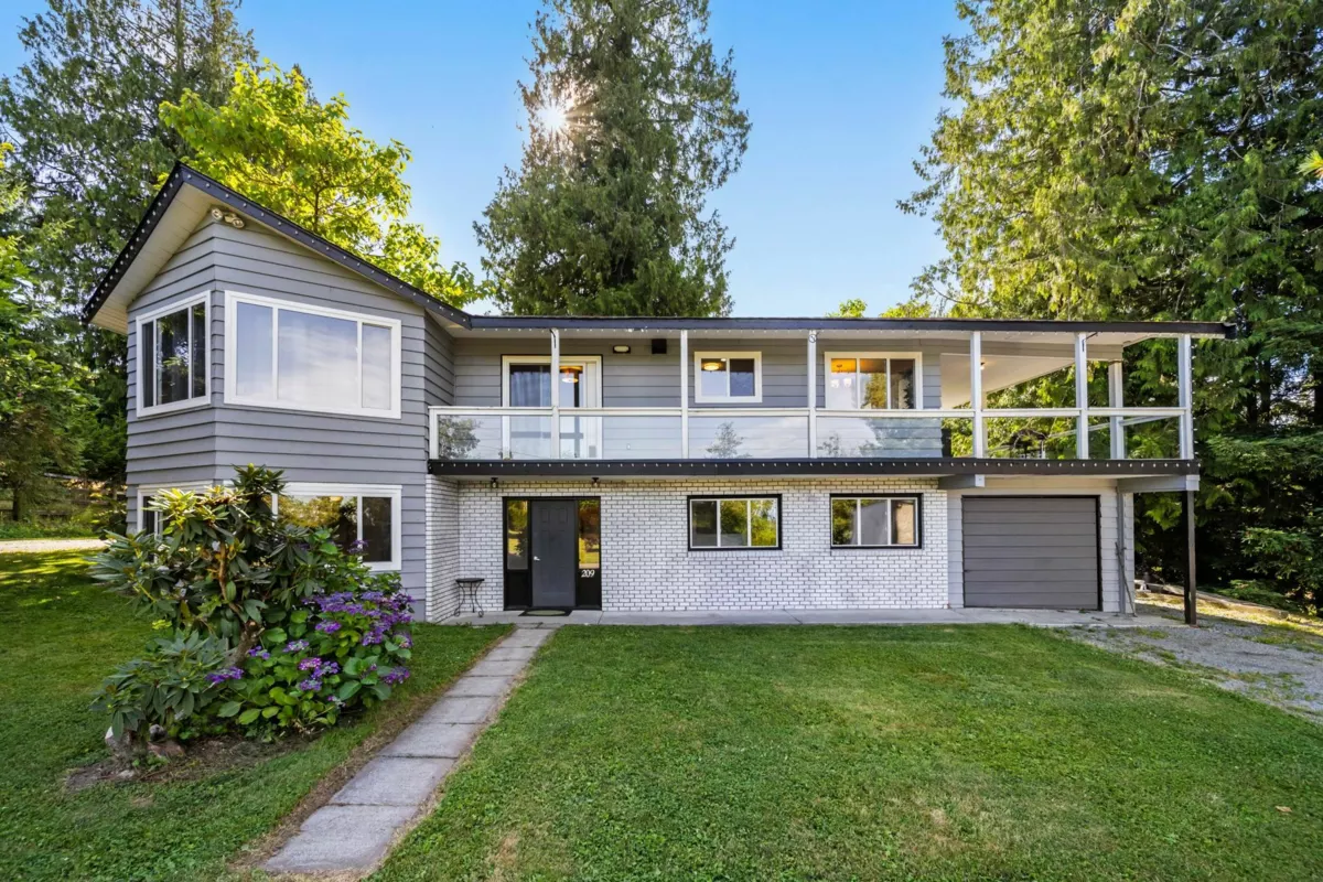 Outdoor Kitchen Photo of 205 210 Street, Langley, BC