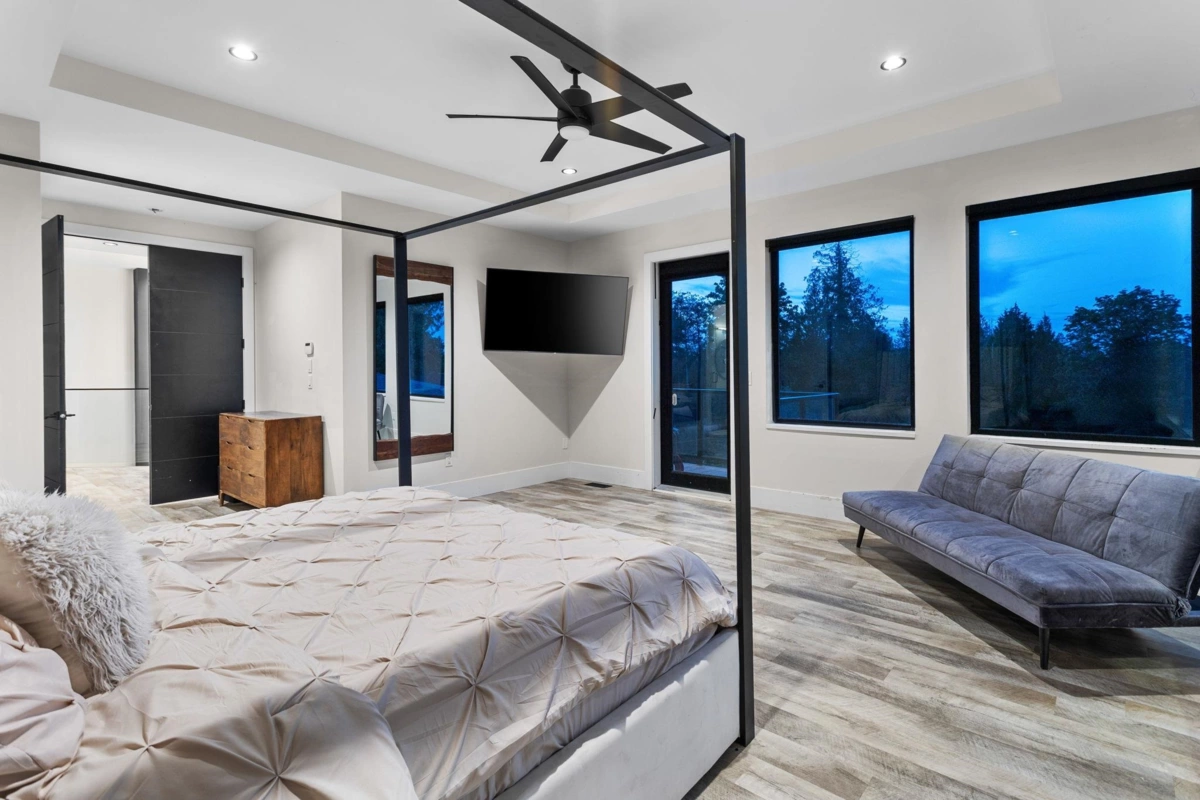 Powder Room Photo of 205 210 Street, Langley, BC