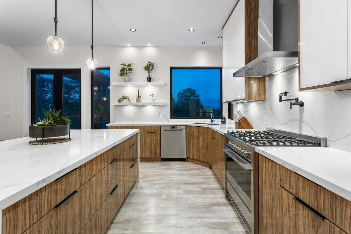 Walk-In Closet Photo of 205 210 Street, Langley, BC