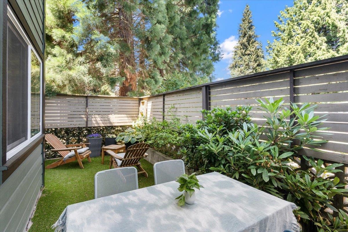 Entry Foyer Photo of 101 1540 E 4th Avenue, Vancouver, BC