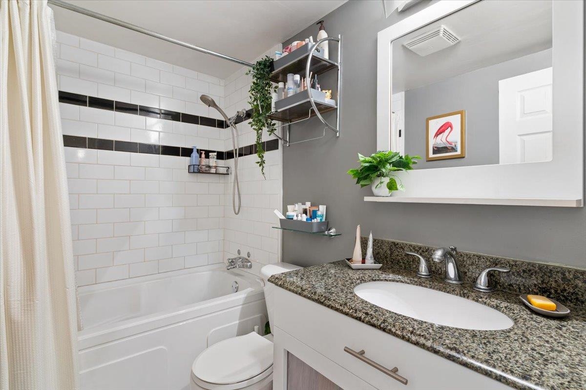 Laundry Room Photo of 101 1540 E 4th Avenue, Vancouver, BC