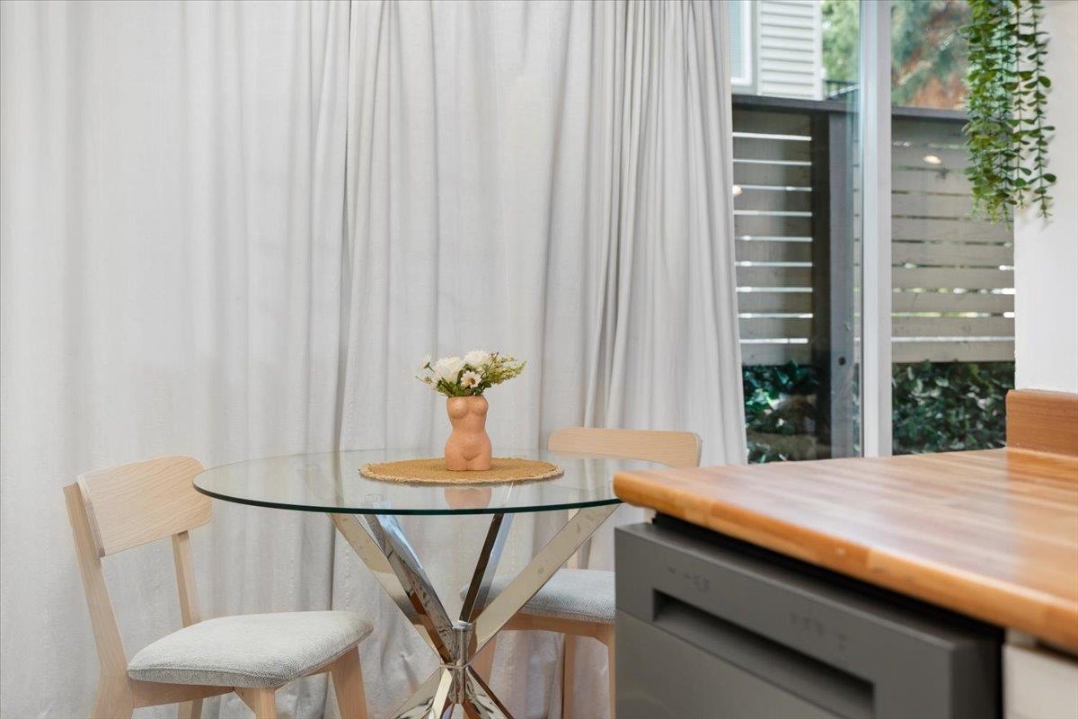 Powder Room Photo of 101 1540 E 4th Avenue, Vancouver, BC