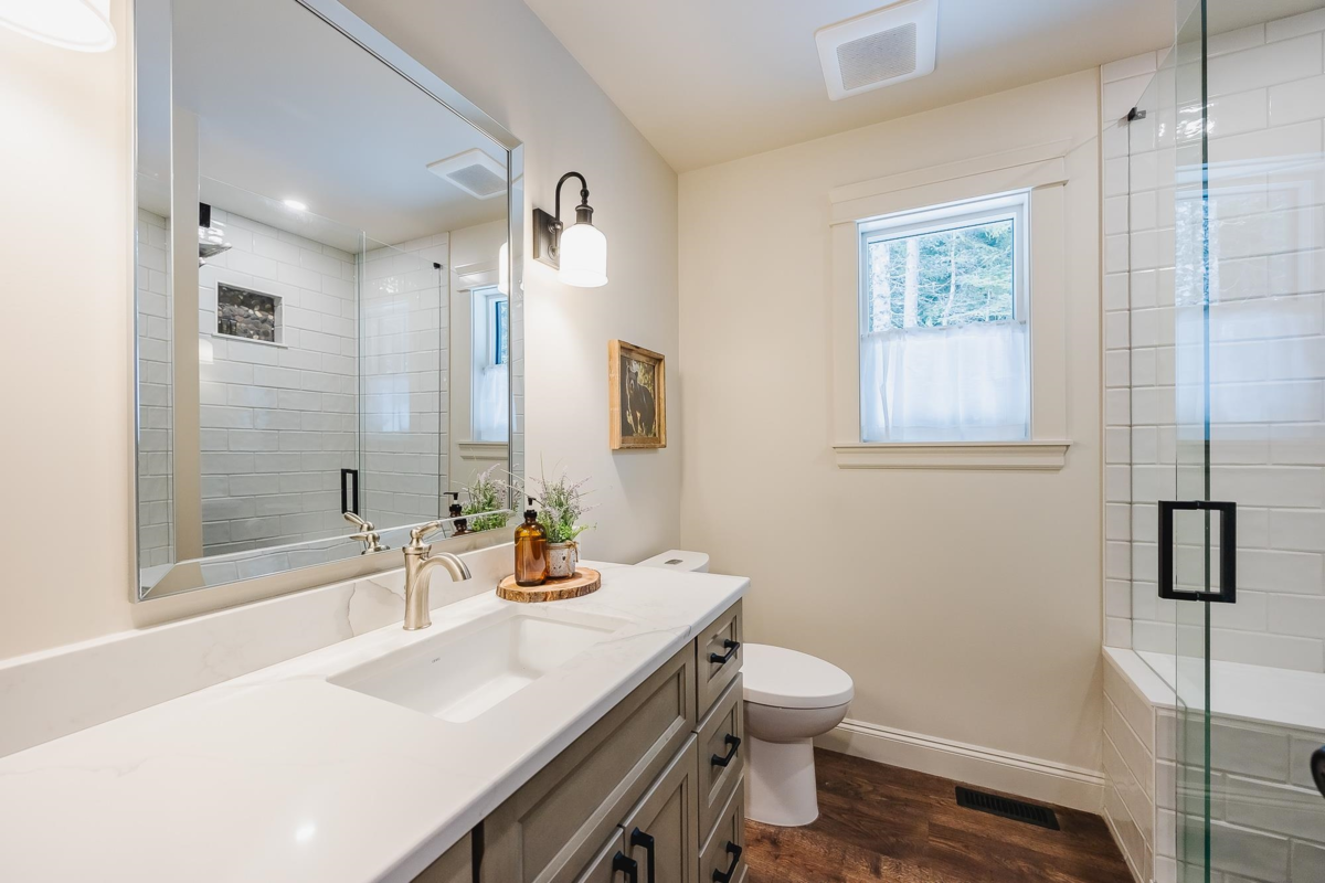 Garage Interior Photo of 20788 Edelweiss Drive, Agassiz, BC