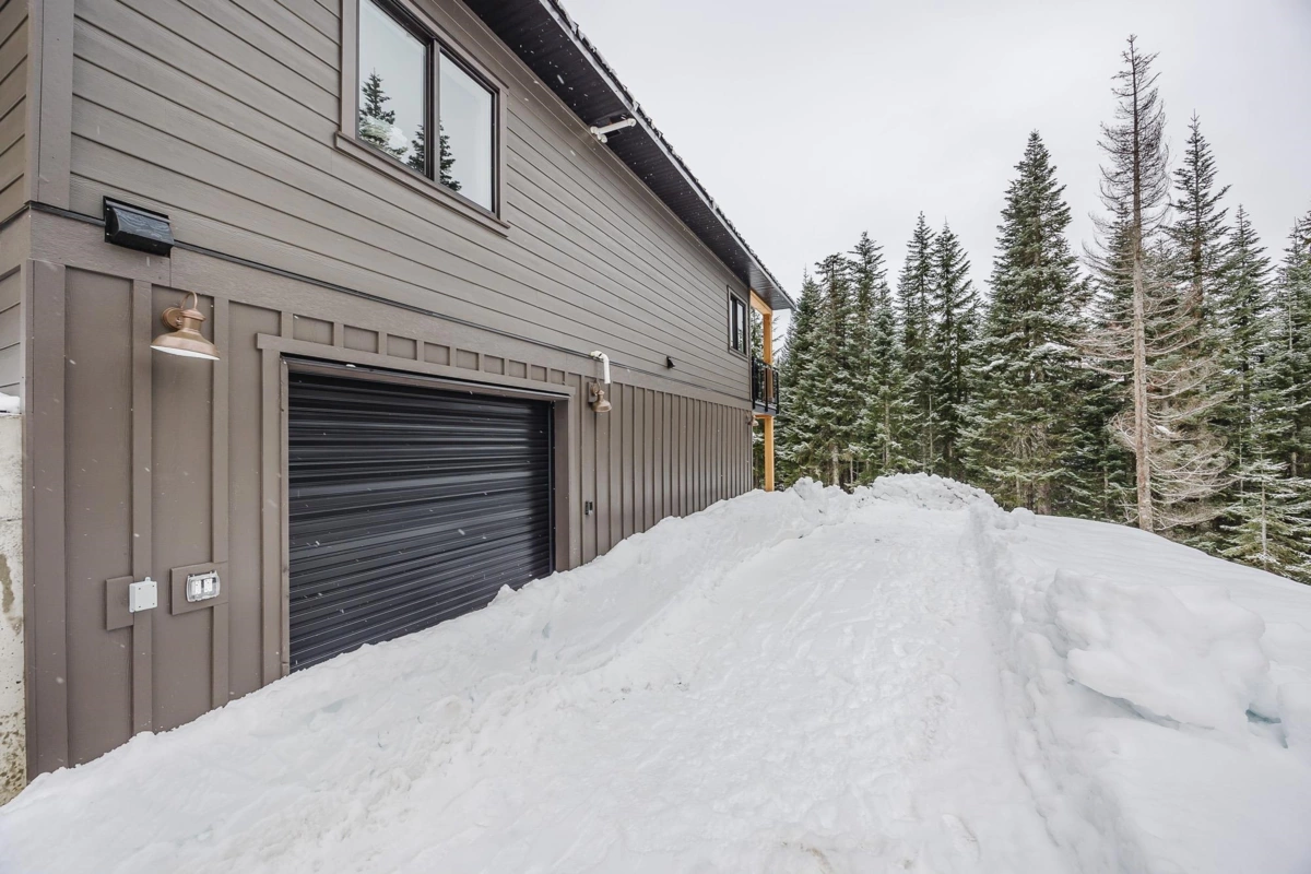 Living Room Photo of 20788 Edelweiss Drive, Agassiz, BC