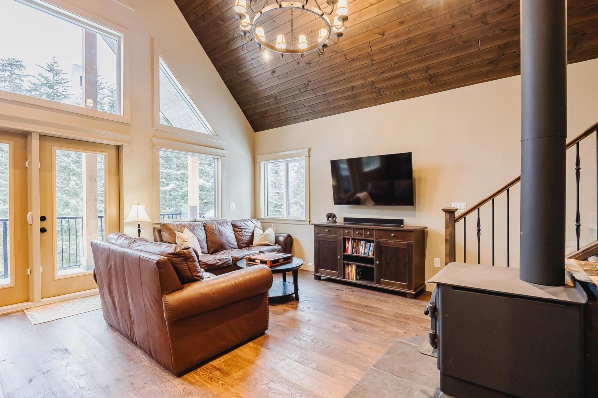 Primary Bedroom Photo of 20788 Edelweiss Drive, Agassiz, BC