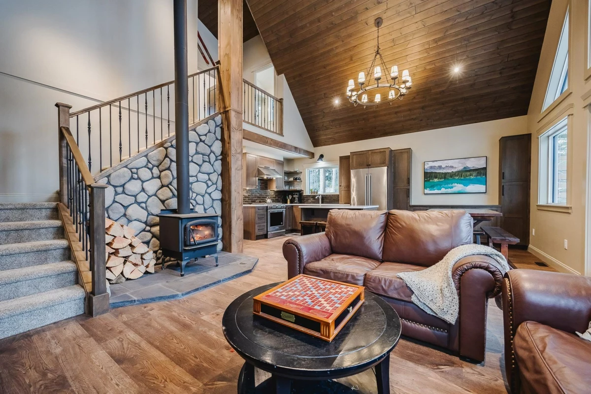 Walk-In Closet Photo of 20788 Edelweiss Drive, Agassiz, BC