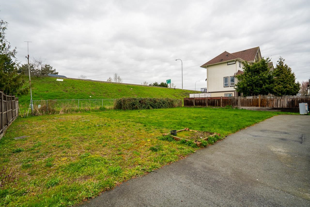 Hot Tub / Spa Photo of 1247 Ewen Avenue, New Westminster, BC