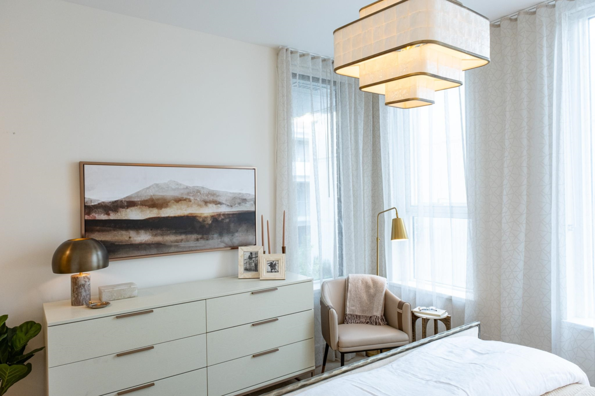 Guest Bathroom Photo of TH2 423 6th Street, West Vancouver, BC