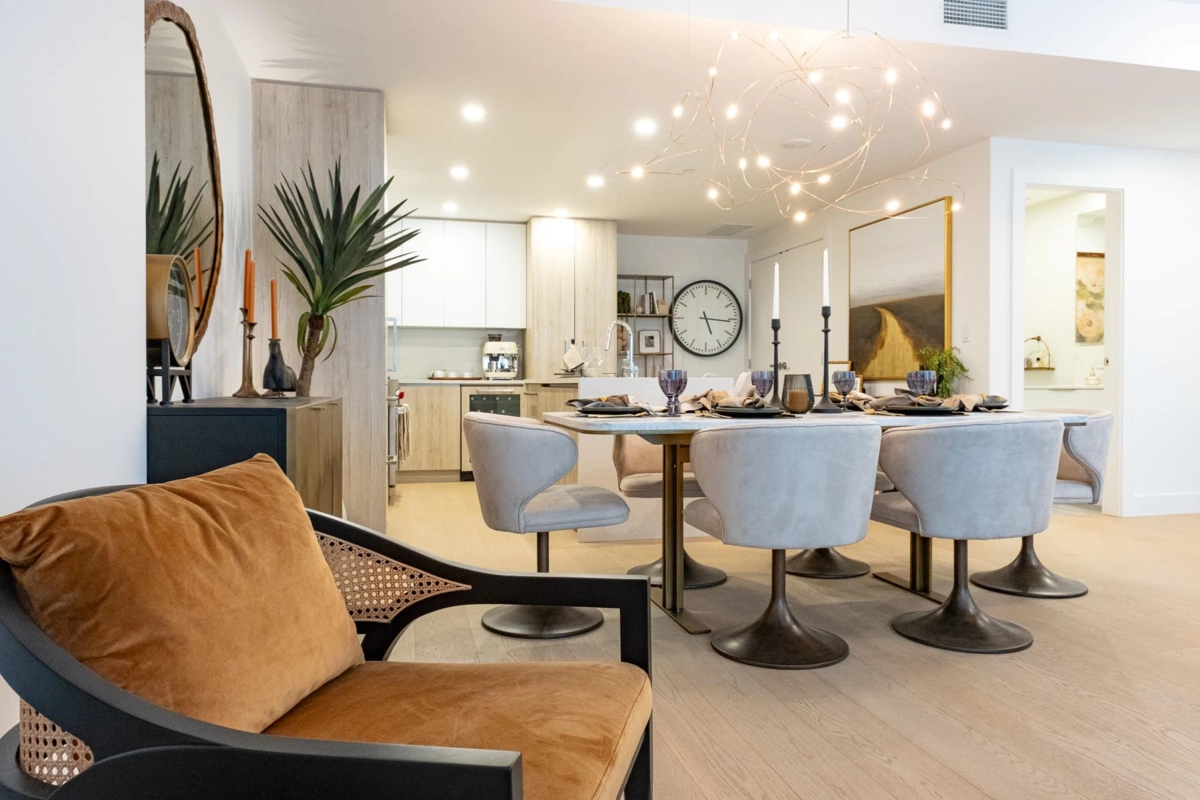 Kitchen Island Photo of TH2 423 6th Street, West Vancouver, BC