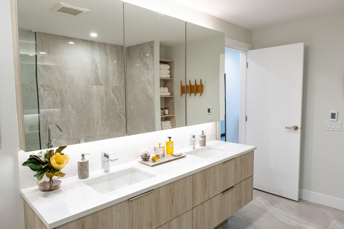 Laundry Room Photo of TH2 423 6th Street, West Vancouver, BC