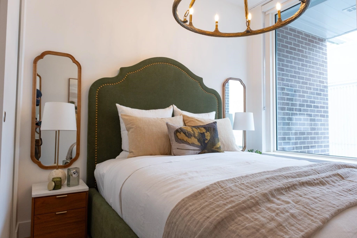 Staircase Photo of TH2 423 6th Street, West Vancouver, BC