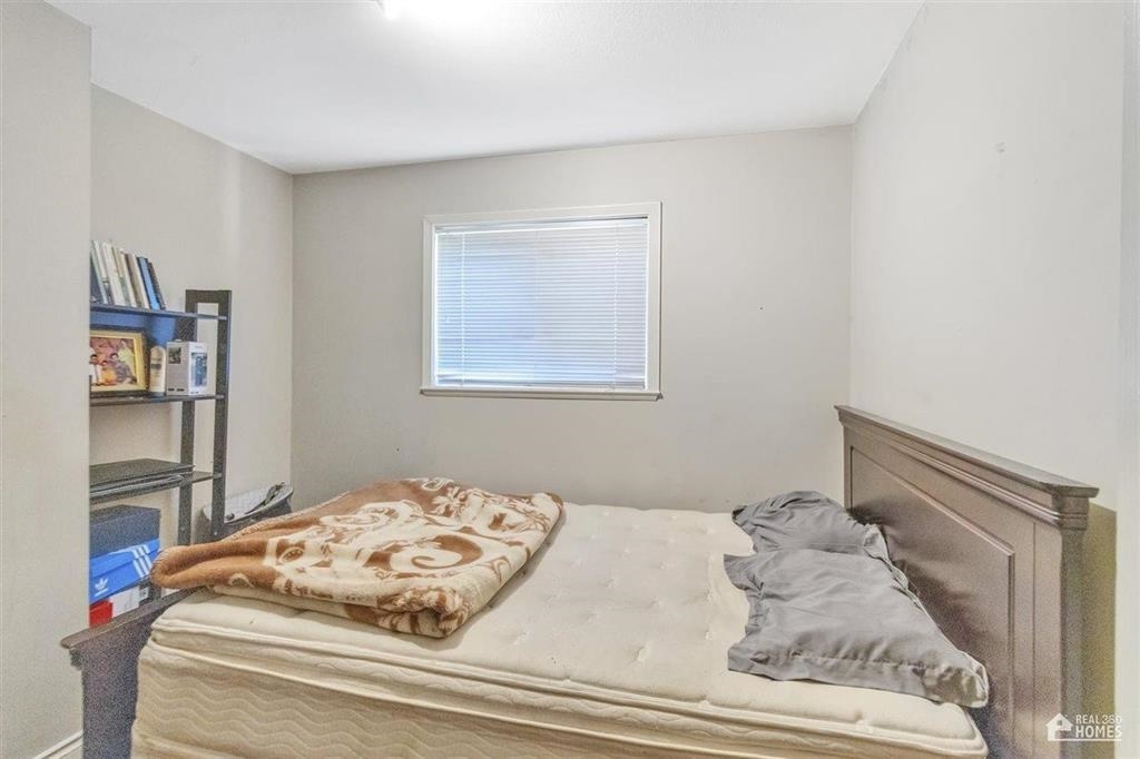 Mudroom Photo of 13107 74 Avenue, Surrey, BC