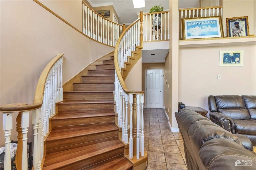 Primary Bathroom Photo of 13107 74 Avenue, Surrey, BC